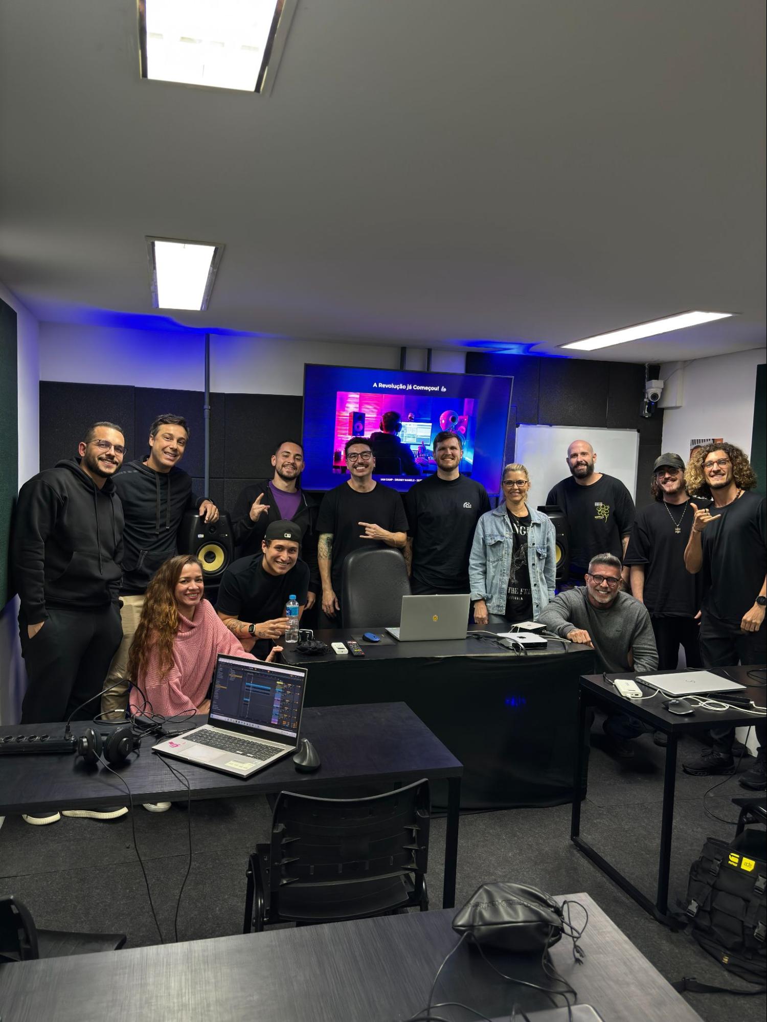 Alunos em evento de IA musical